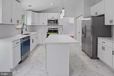 Kitchen - 3006 Memory Ln, Silver Spring, MD 20904 photo 3 of 4
