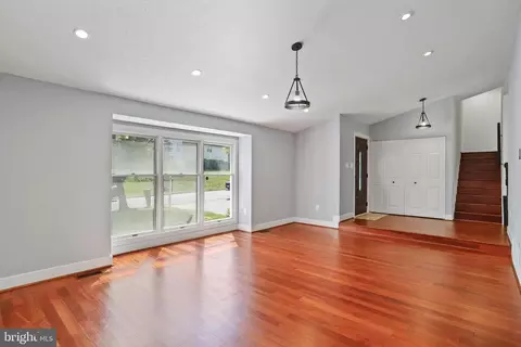 Living - 3006 Memory Ln, Silver Spring, MD 20904 photo 7 of 10