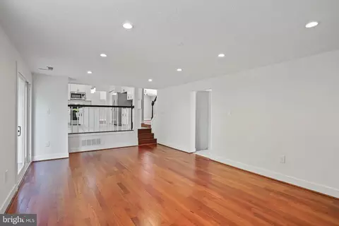 Living - 3006 Memory Ln, Silver Spring, MD 20904 photo 4 of 10