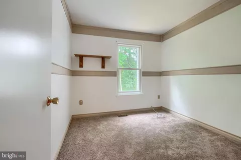 Bedroom - 9 Long Green Ct, Silver Spring, MD 20906 photo 4 of 7