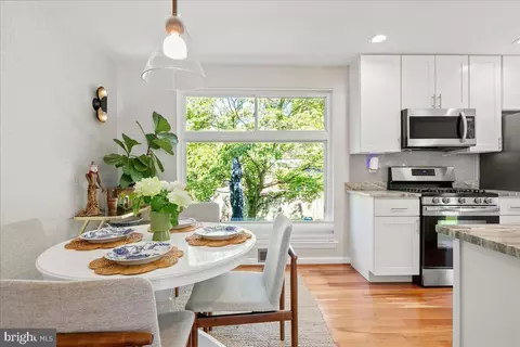 Dining - 2921 Kingswell Ct, Silver Spring, MD 20902 photo 3 of 5