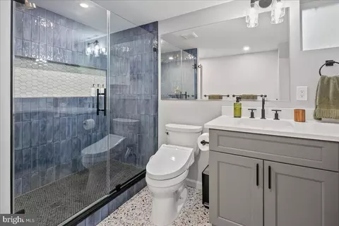 Bath - 2921 Kingswell Ct, Silver Spring, MD 20902 photo 1 of 2
