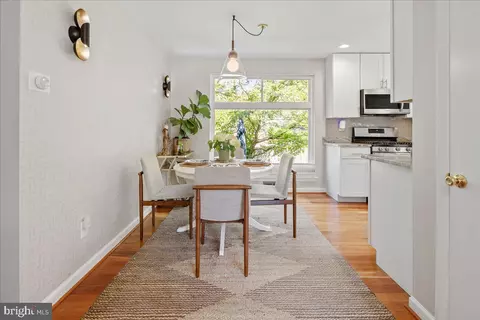 Dining - 2921 Kingswell Ct, Silver Spring, MD 20902 photo 2 of 5