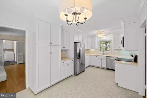 2925 Beaverwood Ln, Silver Spring, MD 20906 photo 13