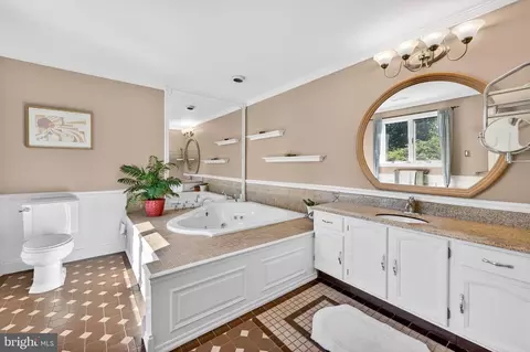 Bath - 1917 Merrifields Dr, Silver Spring, MD 20906 photo 2 of 5