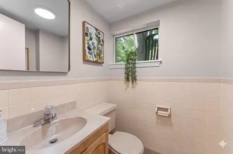 Bath - 11712 Berwick Rd, Silver Spring, MD 20904 photo 3 of 3