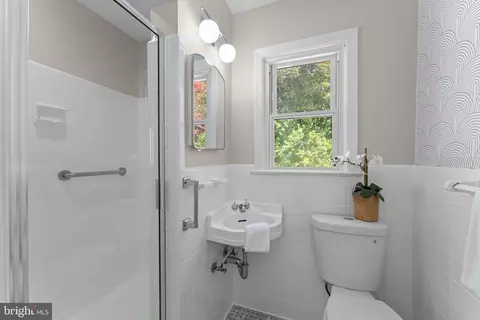 Bath - 11712 Berwick Rd, Silver Spring, MD 20904 photo 1 of 3