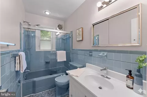 Bath - 11712 Berwick Rd, Silver Spring, MD 20904 photo 2 of 3