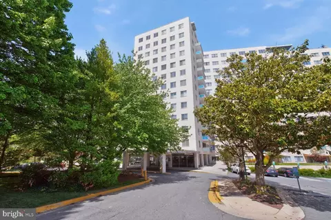 10201 Grosvenor Pl #720, Rockville, MD 20852