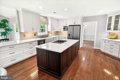 Kitchen - 19629 Selby Ave, Poolesville, MD 20837 photo 1 of 12