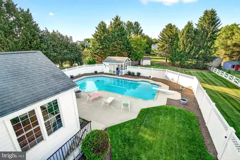 Exterior - 19629 Selby Ave, Poolesville, MD 20837 photo 9 of 26