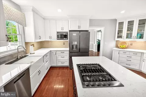 Kitchen - 19629 Selby Ave, Poolesville, MD 20837 photo 7 of 12