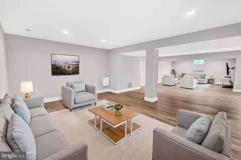 Living - 19629 Selby Ave, Poolesville, MD 20837 photo 3 of 3