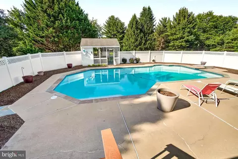 Exterior - 19629 Selby Ave, Poolesville, MD 20837 photo 8 of 26