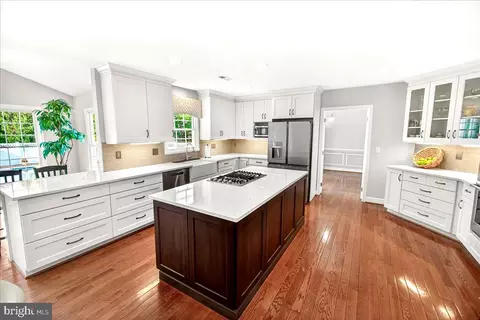 Kitchen - 19629 Selby Ave, Poolesville, MD 20837 photo 6 of 12