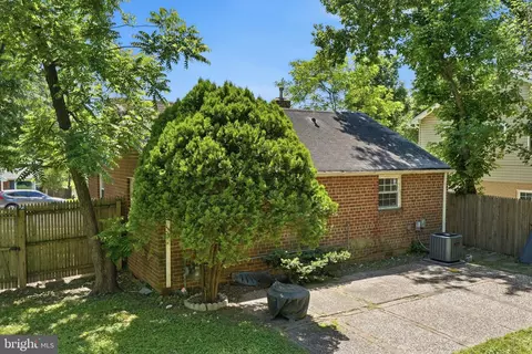 Exterior - 2911 Weisman Rd, Silver Spring, MD 20902 photo 4 of 5