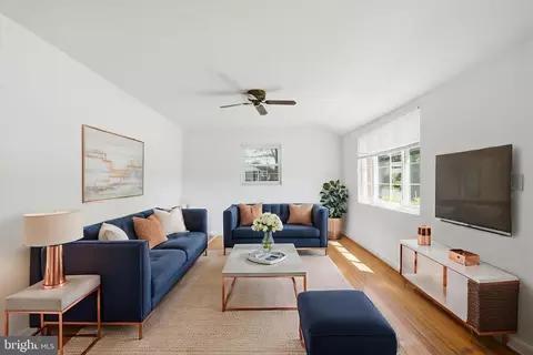 Living - 2911 Weisman Rd, Silver Spring, MD 20902 photo 4 of 4