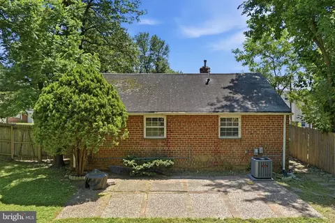 Exterior - 2911 Weisman Rd, Silver Spring, MD 20902 photo 3 of 5
