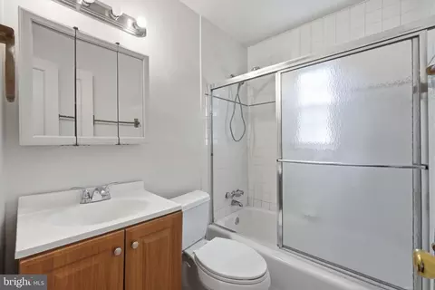 Bath - 2911 Weisman Rd, Silver Spring, MD 20902 photo 1 of 1