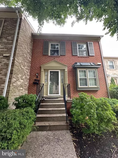 7602 Westlake Ter #19, Bethesda, MD 20817