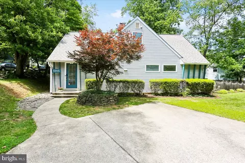 5915 Halsey Rd, Rockville, MD 20851
