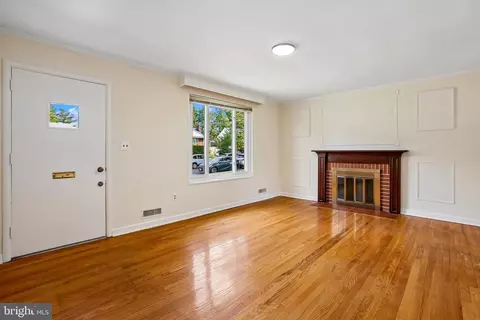 Living - 3408 Farthing Dr, Silver Spring, MD 20906 photo 1 of 2