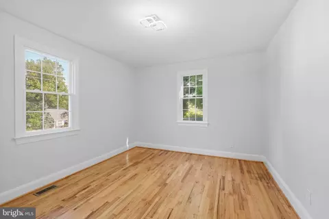Bedroom - 12718 Meadowood Dr, Silver Spring, MD 20904 photo 4 of 5