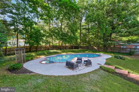 Exterior - 12718 Meadowood Dr, Silver Spring, MD 20904 photo 4 of 7