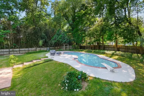 Exterior - 12718 Meadowood Dr, Silver Spring, MD 20904 photo 2 of 7