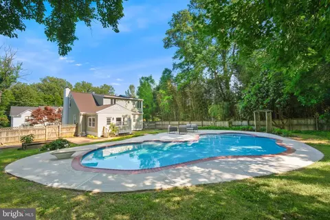 Exterior - 12718 Meadowood Dr, Silver Spring, MD 20904 photo 3 of 7