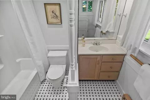 Bath - 736 Dennis Ave, Silver Spring, MD 20901 photo 5 of 5