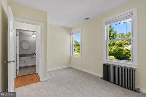 Bedroom - 736 Dennis Ave, Silver Spring, MD 20901 photo 2 of 5
