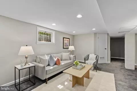 Living - 736 Dennis Ave, Silver Spring, MD 20901 photo 2 of 2