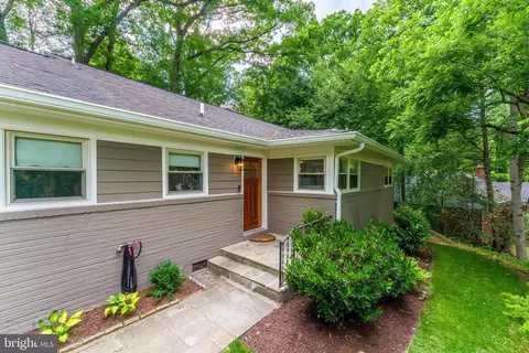 Exterior - 10400 Crestmoor Dr, Silver Spring, MD 20901 photo 7 of 7