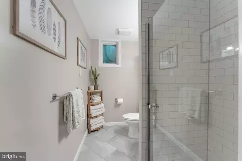 Bath - 10400 Crestmoor Dr, Silver Spring, MD 20901 photo 3 of 4