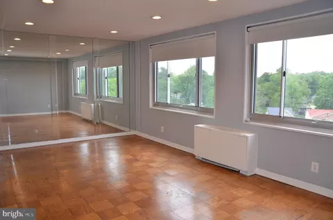 1900 Lyttonsville Rd #1103, Silver Spring, MD 20910