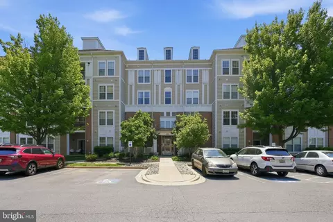 101 Watkins Pond Blvd #4-302, Rockville, MD 20850
