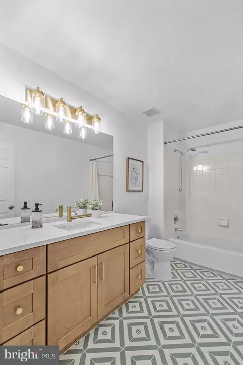 Bath - 2616 Hershfield Ct, Silver Spring, MD 20904 photo 6 of 8