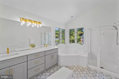 Bath - 2616 Hershfield Ct, Silver Spring, MD 20904 photo 1 of 8