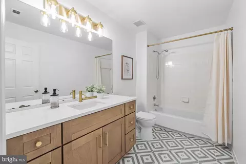 Bath - 2616 Hershfield Ct, Silver Spring, MD 20904 photo 5 of 8