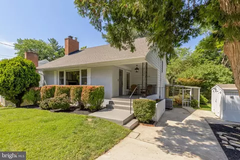 10210 Carroll Pl, Kensington, MD 20895