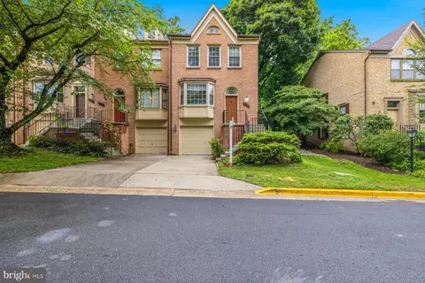 311 Lynn Manor Dr, Rockville, MD 20850