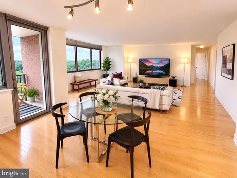 1220 Blair Mill Rd #905, Silver Spring, MD 20910