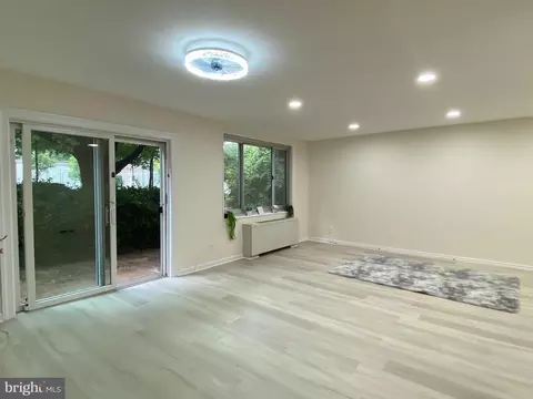1900 Lyttonsville #114, Silver Spring, MD 20910