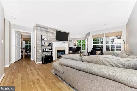 12012 Amber Ridge Cir #B-103, Germantown, MD 20876