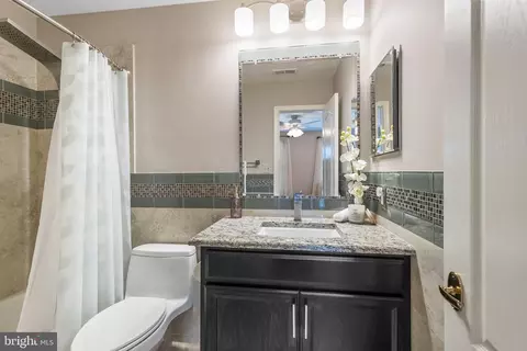 Bath - 19609 Bruner Way, Poolesville, MD 20837 photo 6 of 8