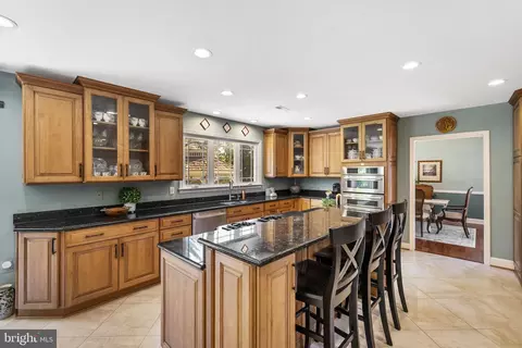 Kitchen - 19609 Bruner Way, Poolesville, MD 20837 photo 6 of 7
