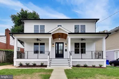 6410 Winnepeg Rd, Bethesda, MD 20817