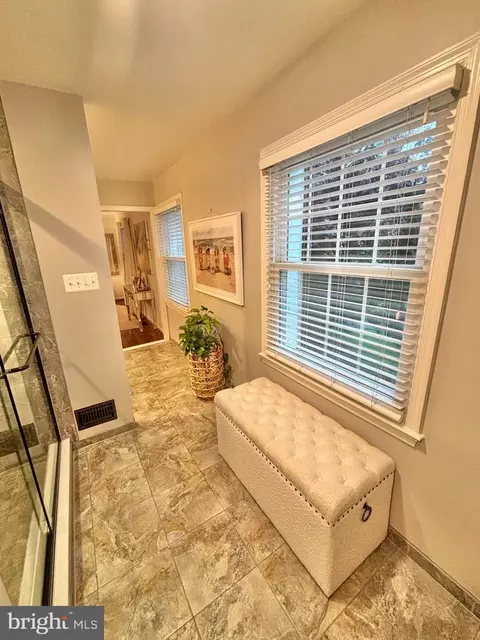 Entry Way - 8101 Buckspark Ln E, Potomac, MD 20854 photo 4 of 4