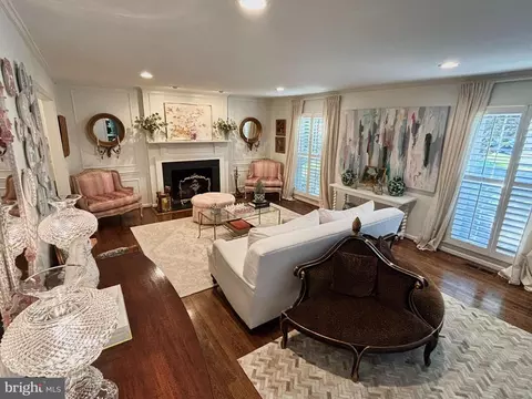Living - 8101 Buckspark Ln E, Potomac, MD 20854 photo 1 of 6